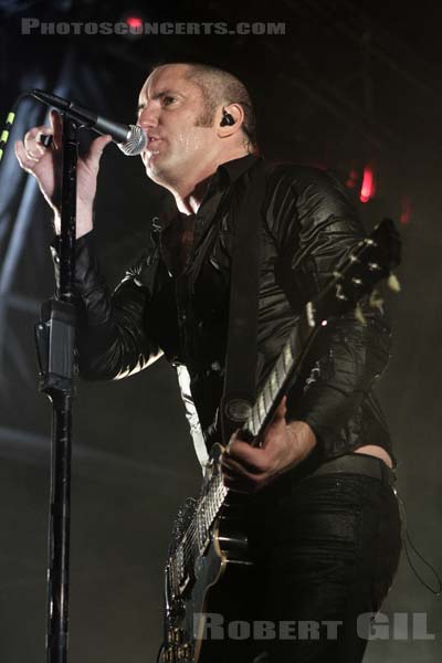 NINE INCH NAILS - 2009-07-31 - PAREDES DE COURA (Portugal) - Praia do Tabuao - 
